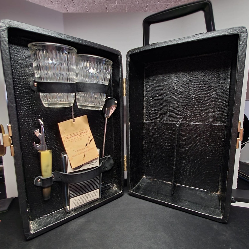 Ever-Wear Trav-L-Bar Portable Bar Liquor Case Ware Contents MCM *Vintage*
